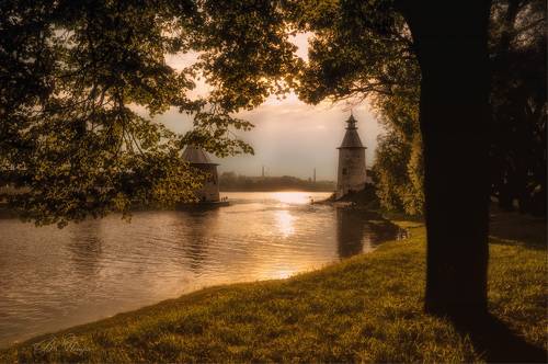 Солнце клонилось к закату