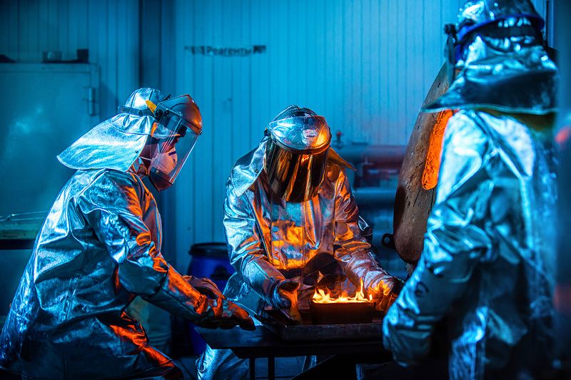 Как выплавляют золото фото превью