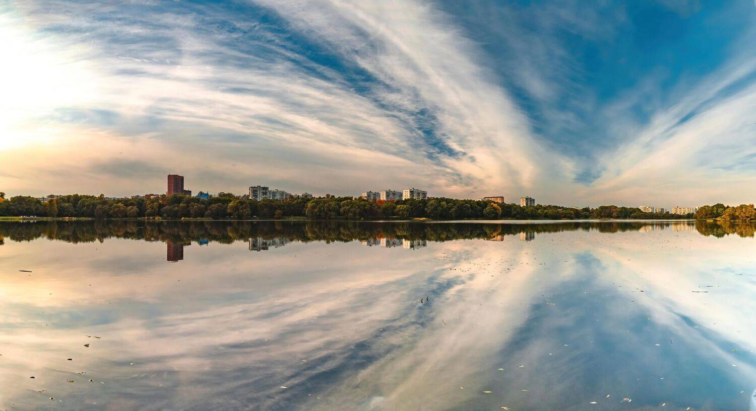 россия,москва,царицыно,нижний,царицынский,пруд,отражение,город,городской,столица,небо,вода,облако,облачный,вечер,пейзаж,свет,закат,осень,октябрь,туризм,путешествие,уикэнд,отдых, Котов Андрей