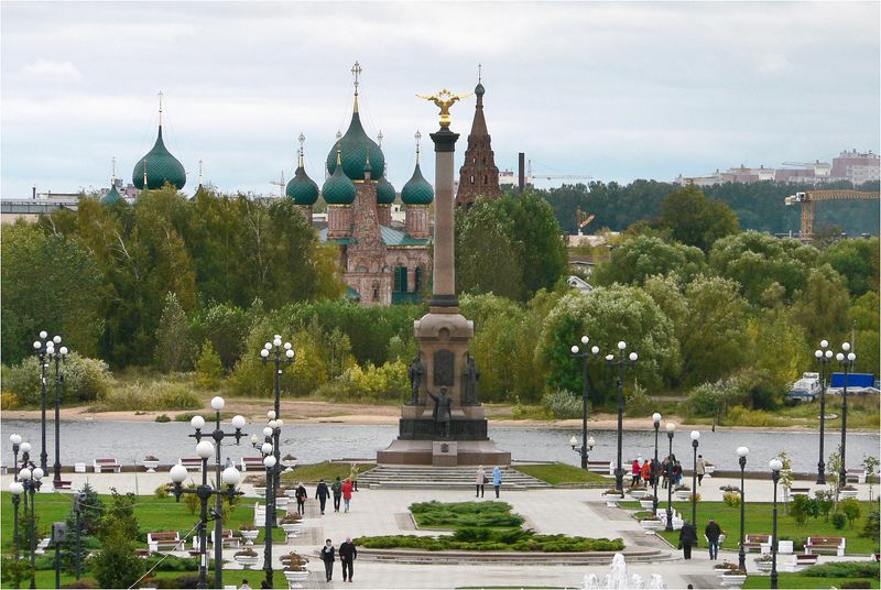 Ярославль. Стрелка. фото превью