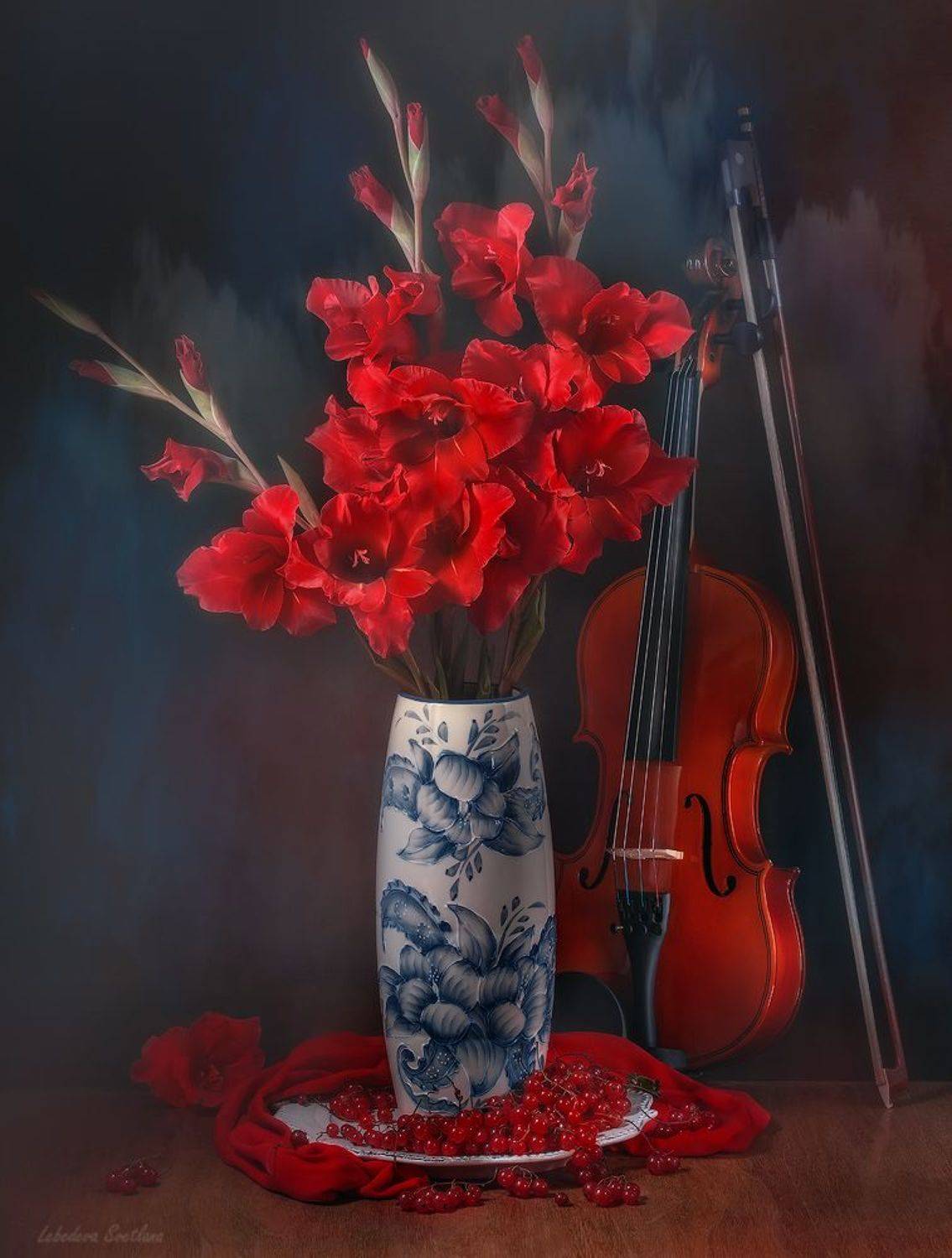 гладиолусы,скрипка,цветы, Светлана Л.