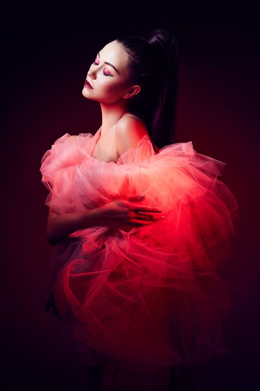 woman, portrait, girl, red, makeup, closeup, fashion, fashionable, cute, attractive, face Bird фото превью