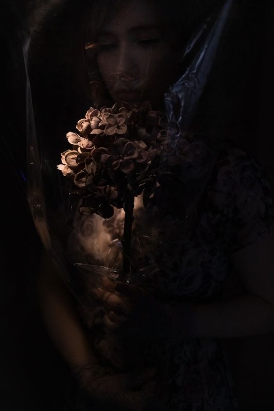 цветок и она фото превью