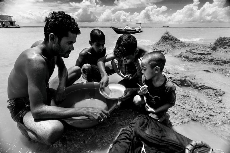 Collecting on sea фото превью