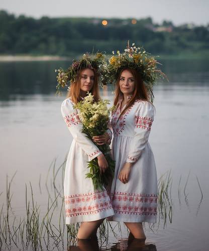 Сестры в вечер Ивана Купала