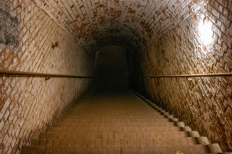 лестница, форт, крепость, подвал,калининград, восточная пруссия, объект, кирпич, кладка, архитектура, укрепление, вход, stairs, fort, fortress, basement, kaliningrad, east prussia, object, brick, masonry, architecture, fortification, entrance «Лестница» фото превью