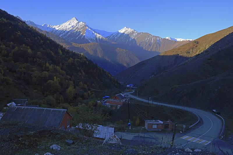 Кавказ, Ингушетия, гора Шан, село Гули, Джейрахский район Село Гули фото превью