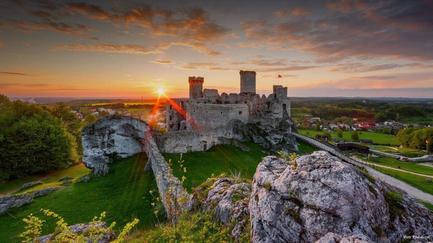 zamek, ogrodzieniec, polska, zach&oacute;d słońca, Kowalczyk Piotr