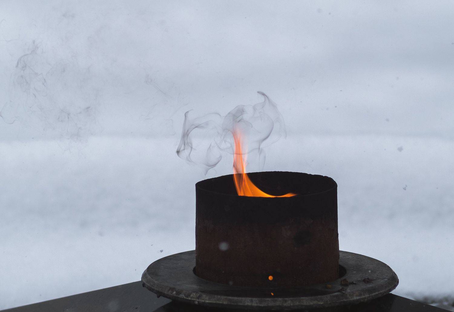 зима, снег, огонь, ангел, пламя,вечный огонь, образ, юпитер 37а, мс юпитер 37а, советские объективы, керчь, крым, россия, анатолий щербак, Анатолий Щербак