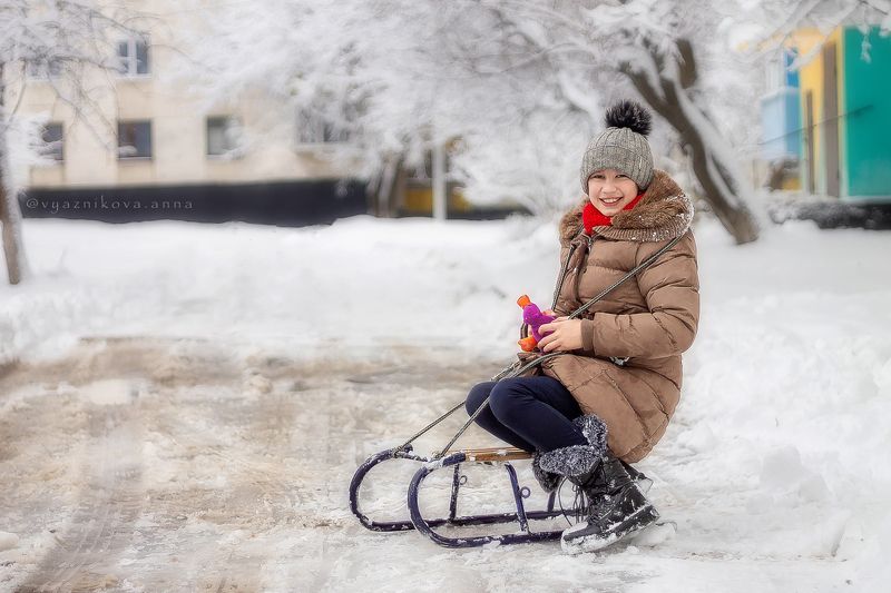 фотограф Лисичанск, Лисичанск , фотограф в Лисичанске, фотограф Северодонецк, зимняя фотосессия, фотосессия на природе. Анна Вязникова, детский фотограф, фотосессия в лесу, снег, В родном дворе фото превью