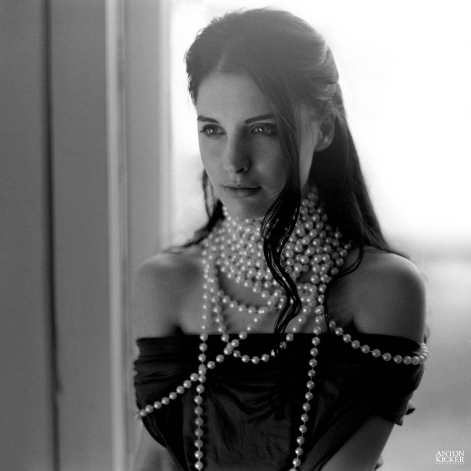 , Антон Кикер