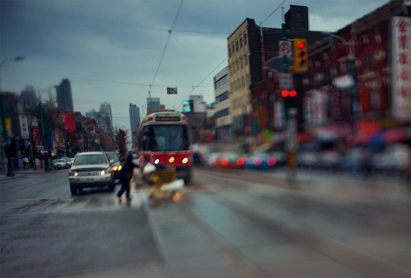 Rain, Yellow cart, Red tram фото превью