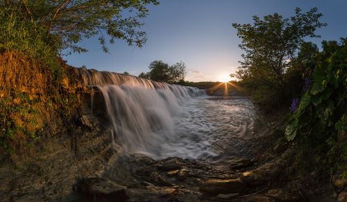 Встретить рассвет у водопада