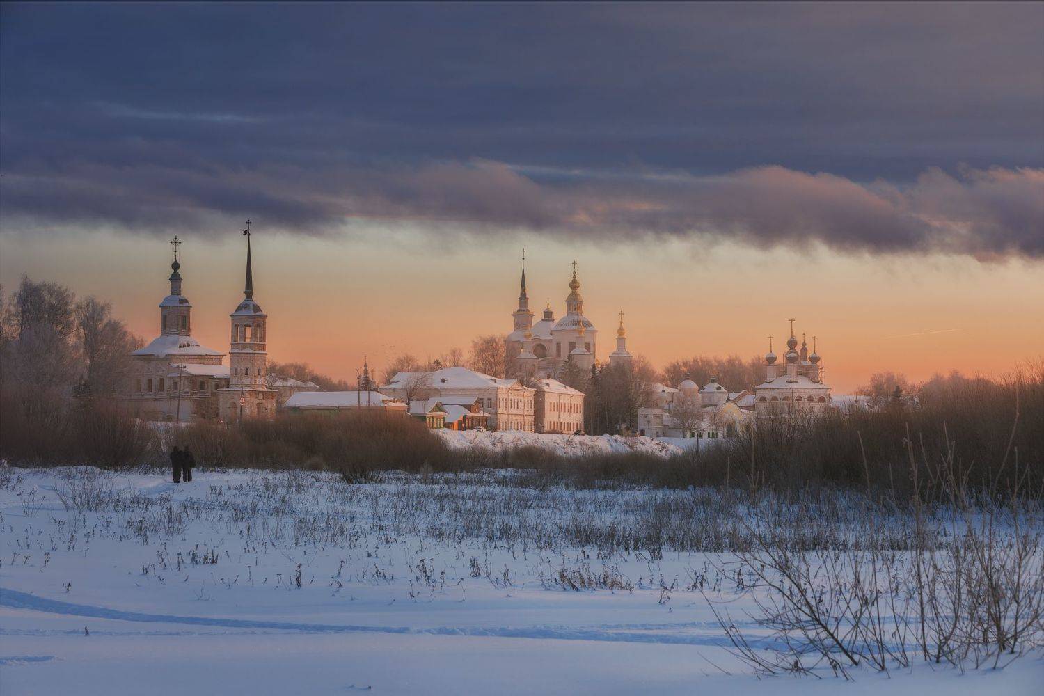 Вологодская область, Великий Устюг, Сухона, Набережная улица, Ильинская церковь, Успенский собор, Соборное дворище, зима, мороз, утро, Дмитрий Шишкин