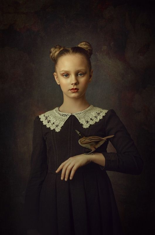 Портрет с птицей фото превью