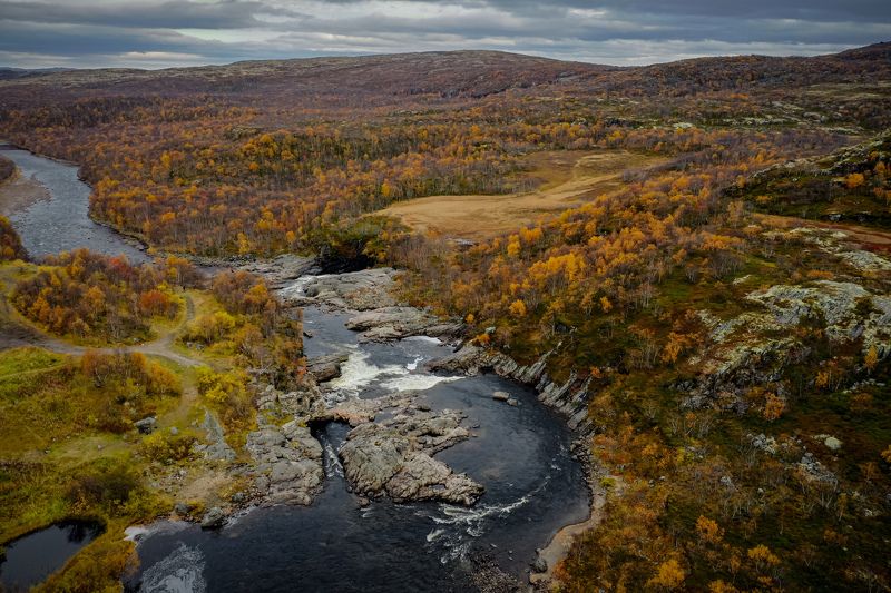 Водопад на реке Титовка фото превью