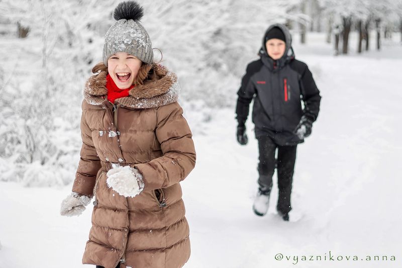 фотограф Лисичанск, Лисичанск , фотограф в Лисичанске, фотограф Северодонецк, зимняя фотосессия, фотосессия на природе. Анна Вязникова, детский фотограф, фотосессия в лесу, снег, Зимнее веселье фото превью