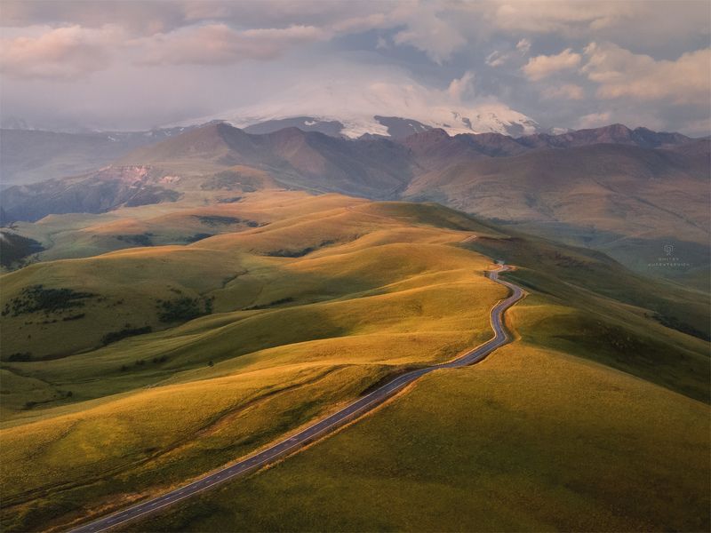 Дорога в горы фото превью