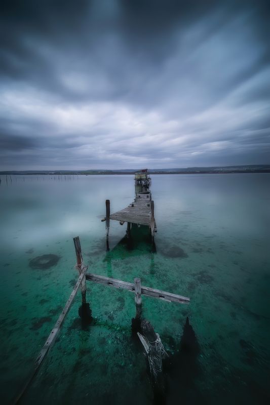 Lonely lake  фото превью