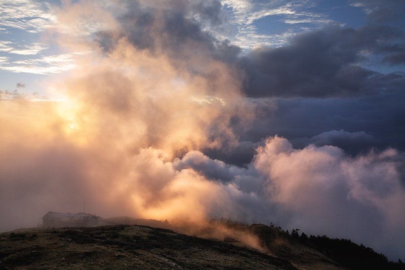 гималаи, непал, mc Лангтанг в выгодном свете фото превью
