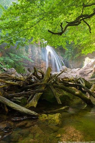 Водопад Джур-Джур