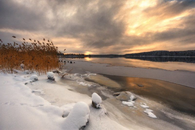 Догорал короткий зимний день фото превью