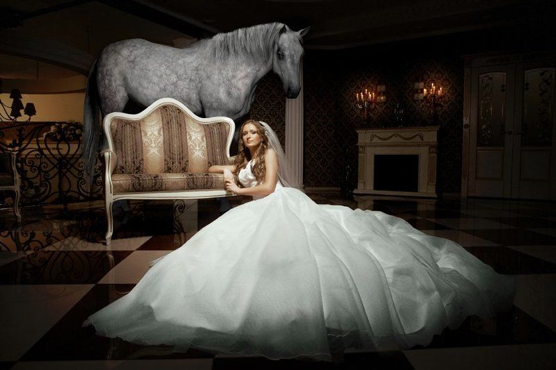 Деревянная лошадка. фото превью