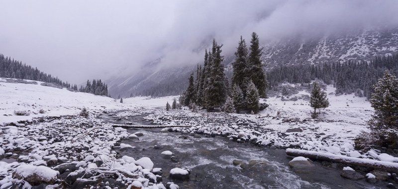 Киргизия. Долина реки Арашан фото превью