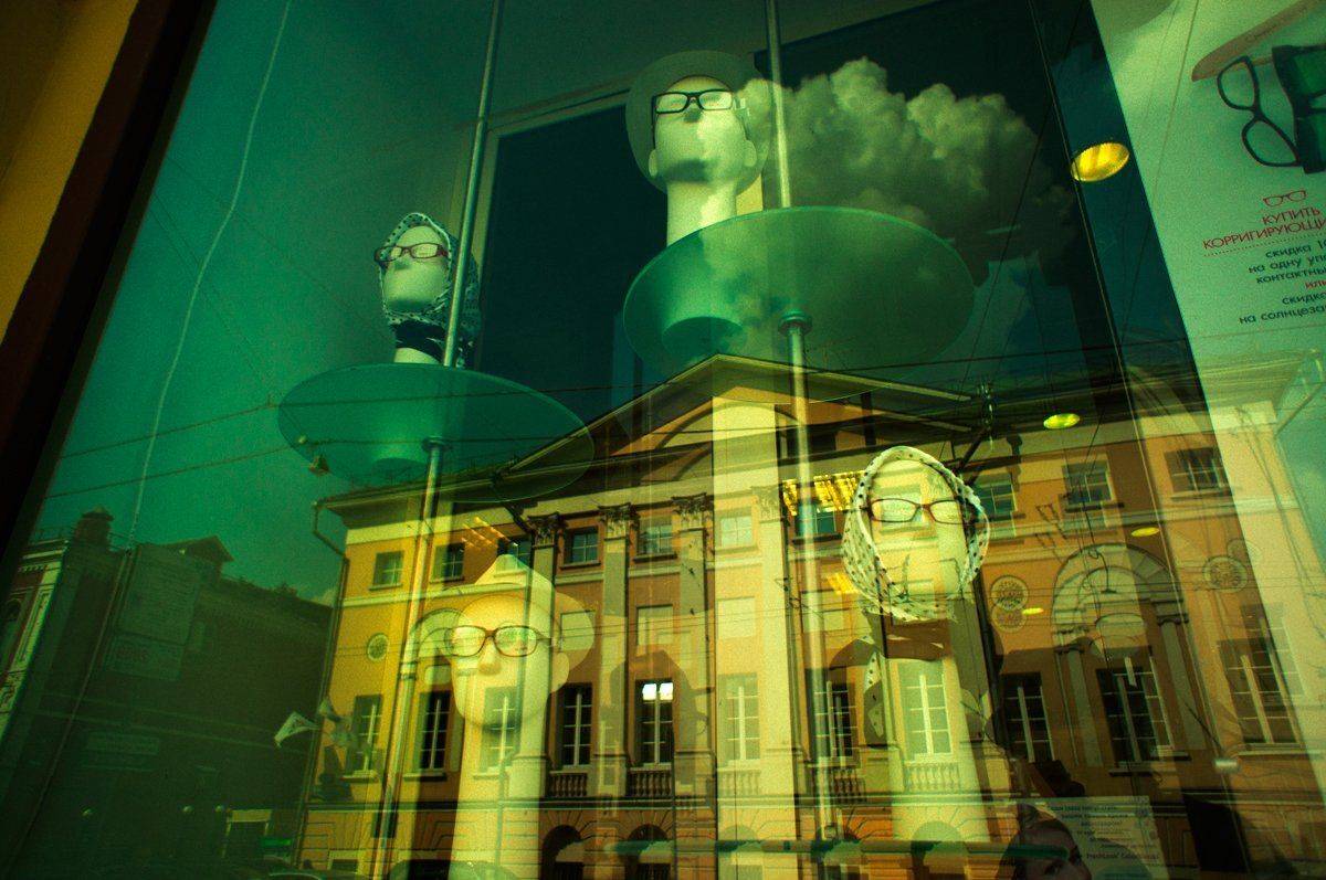 tarbeev, тарбеев, витрина, отражение, москва, улица, здание, стрит, манекен, пустота, Bobby