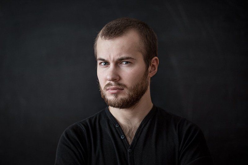 Man\'s portrait фото превью