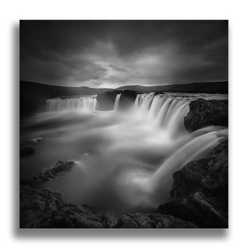 * QI SPACE * B&W photo Exhibition