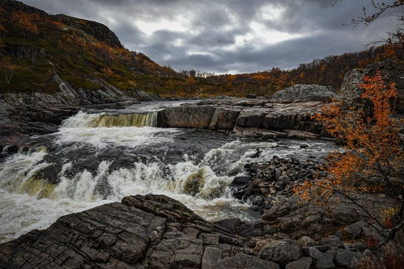 Водопад на реке Титовка фото превью