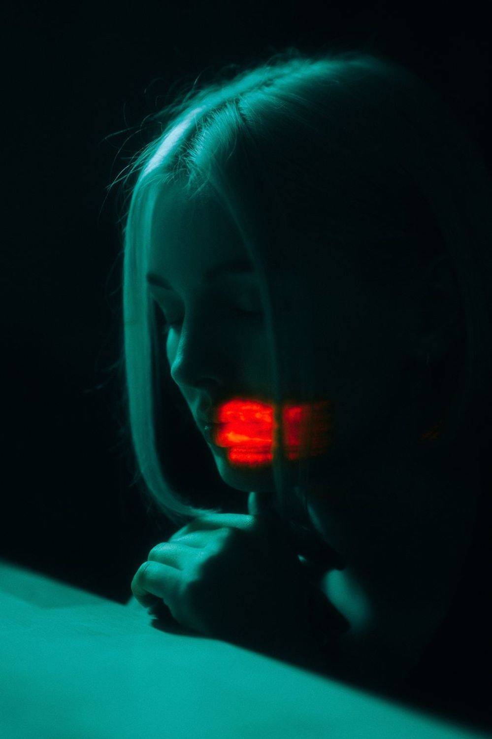 циан, красные губы, засветки, Ярослав Фущич