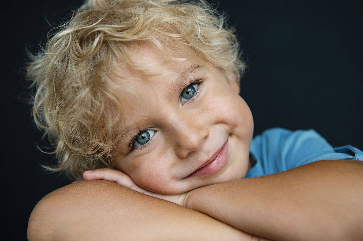 , Антон Леонов