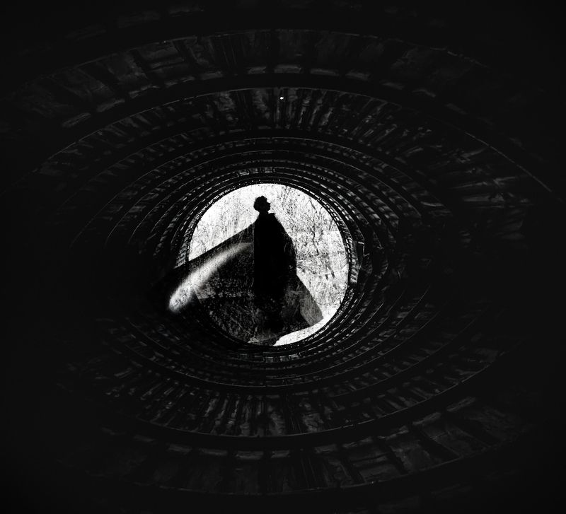 чб,силуэт,плащ Черный плащ фото превью