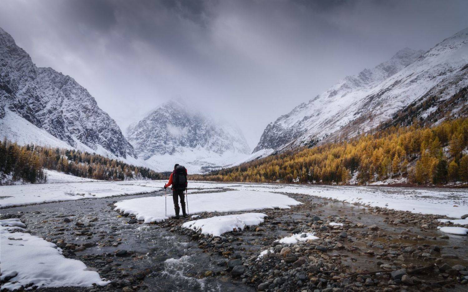 алтай, горный алтай, республика алтай, горы, кош-агачский район, долина актру, актру, лиственницы, золотая осень, октябрь, altai mountains, человек в горах, треккинг, походное фото, Рубан Алена