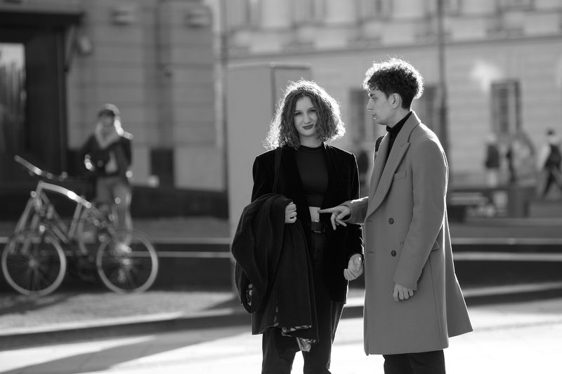 street, documentary, reportage, blackandwhitephoto, black and white, street life, moscow, streetmoment, streetphotography, young women, people,  фото превью