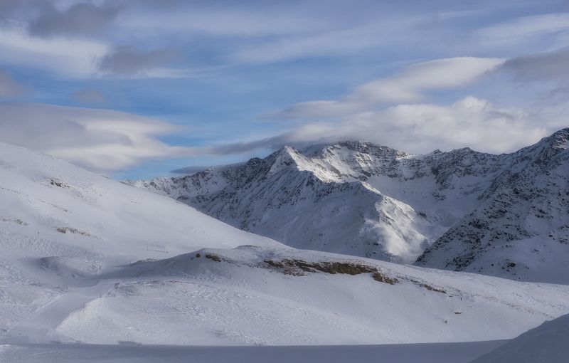 альпы, горы, зима, италия, январь, сондрио, санта катерина ди вальфурва, снег, скалы, santa caterina di valfurva, italy, утро, морозное утро, стельвио, лыжная трасса Frosty January morning фото превью