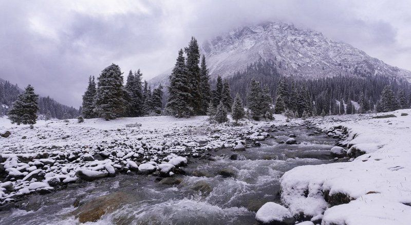 Киргизия. Долина реки Арашан фото превью