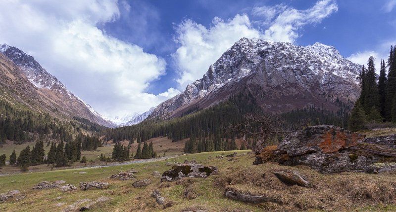 Киргизия. Долина реки Арашан фото превью