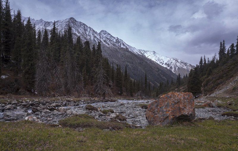Киргизия. Долина реки Арашан фото превью