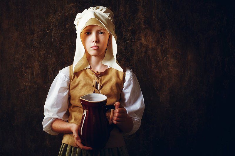 девушка с кувшином фото превью