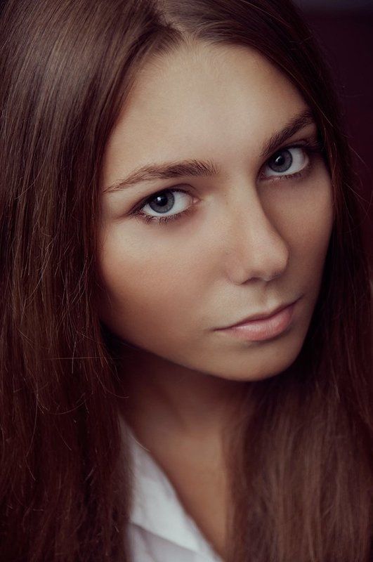 Behind her eyes фото превью