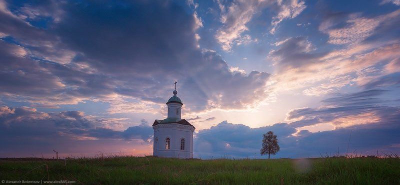 Константиновская часовня на рассвете фото превью