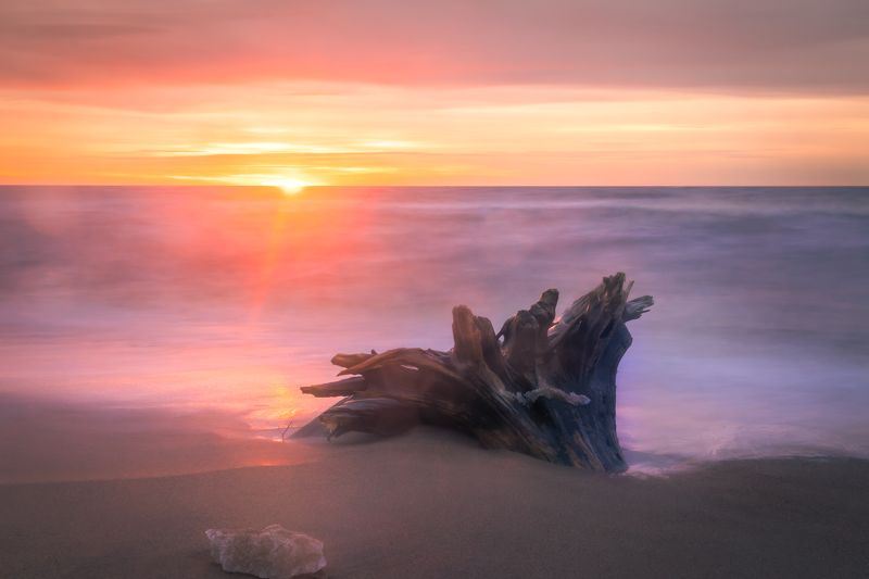 Прекрасный закат в Балтийском море, город Saulkrasti фото превью