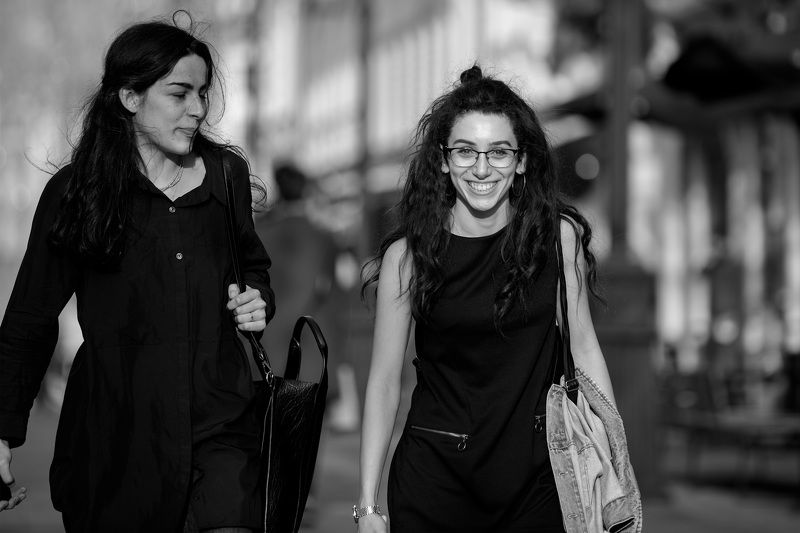 street, documentary, reportage, blackandwhitephoto, black and white, street life, moscow, streetmoment, streetphotography, young women, people,  фото превью