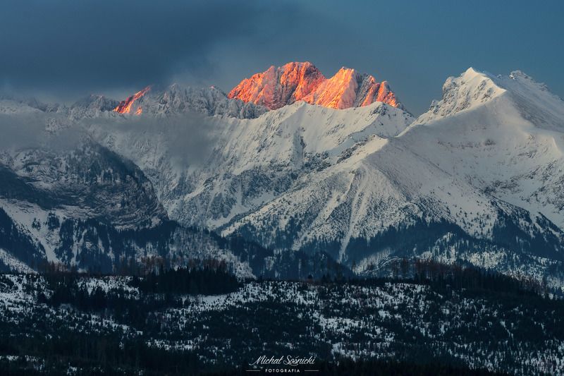 #poland #pentax #benro #lightroom #nikcollection #nature #sunrise #mountains #sky #fog #foggy #morning #pix #slovakia Tatras mountains... фото превью