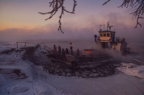 Морозное утро на Ангаре.
