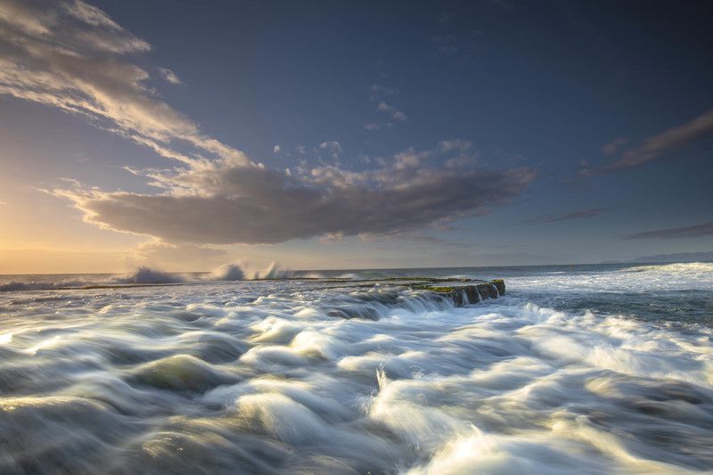 Waves and sunshine фото превью