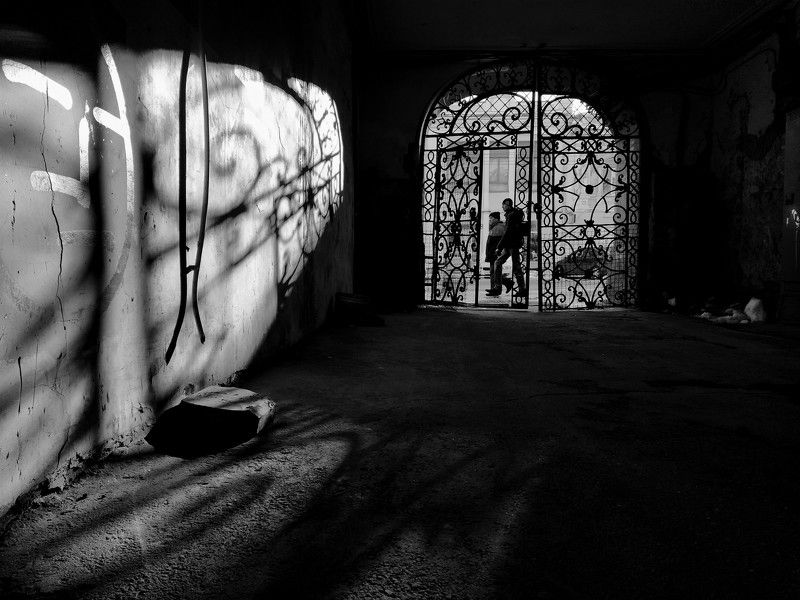 Walked past фото превью